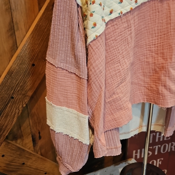 102 POL Pink and Cream Patchwork Blouse - Picture 4 of 7